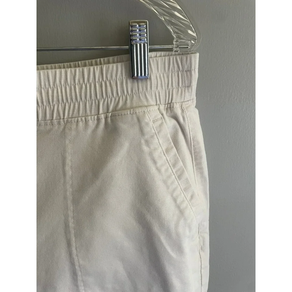 Talbots White Pull-On Crop Pants Medium Tencel Cotton Stretch Casual Capri Pants